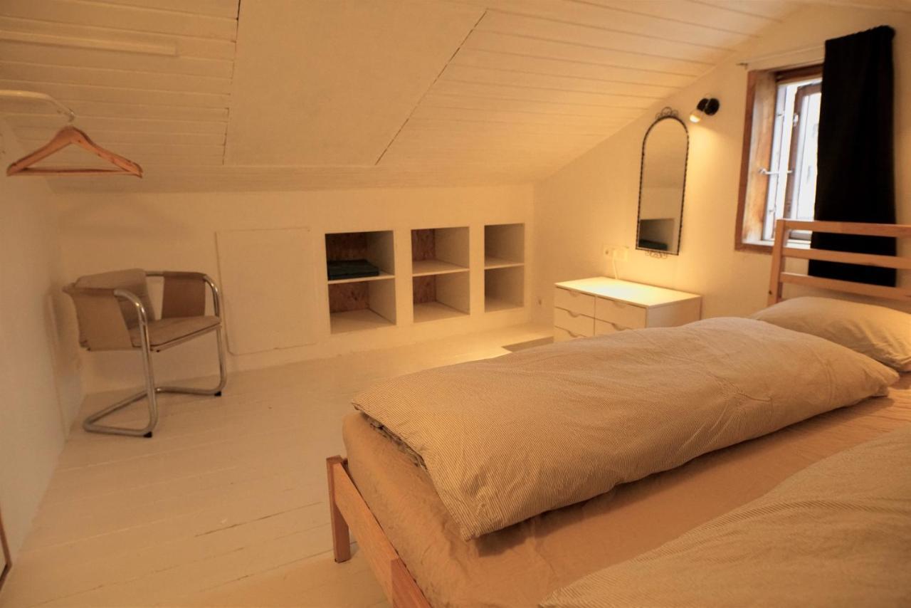 Cozy On The Strip Apartment *